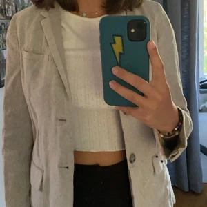 Beige linnekavaj  - Beige linnekavaj köpt i barnstorlek från ZARA men skulle säga att det sitter som xs-s 