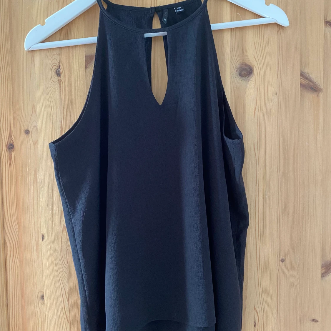 Svart linne från ONLY, strl 38