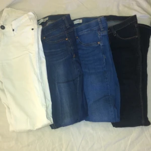 4 par jeans - 4 par jeans i använt skick, fina och hela