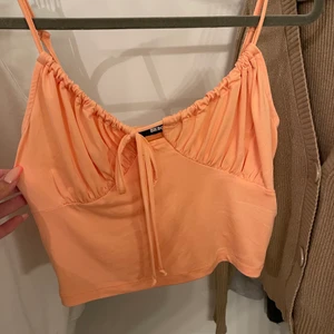 Linne  - Jätte fint linne från bikbok som jag köpte i somras, har dock tyvärr aldrig kommit till användning..