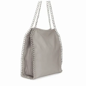 Scorett grå liknande stella väska - Fin väska som inte används längre! Buda i kommentarerna just nu:250 