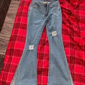 Jens  - Jätte fina Jens hade dom på mig 1 gång . Dom är i storlek s men jag som är 167 då var dom för korta för mig . Det är drf jag säljer dom .