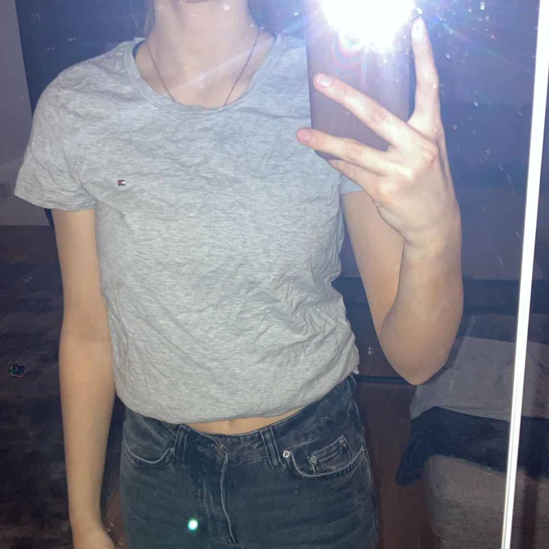 Tom Hilfigger grå T-shirt. - 90