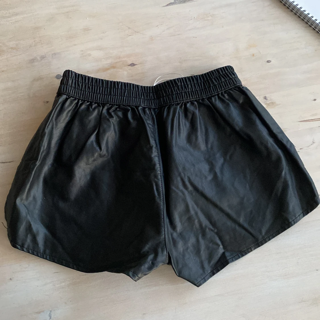 Svarta lädershorts - 90