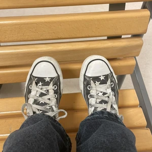 Converse - Jätte coola converse med stjärnor och ränder.