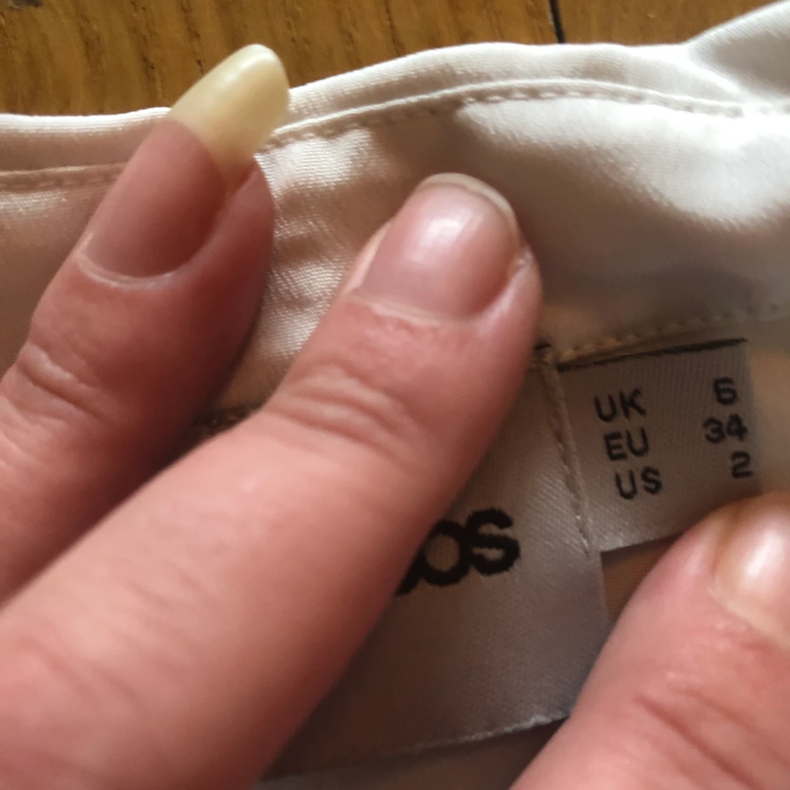 One piece vit med gröna mönster 34 - 90