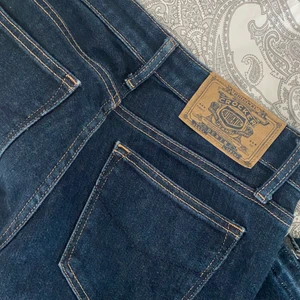 lågmidjade jeans  - säljer dessa lågmidjade crocker som är köpa här på plick, då de inte kommer till användning. de är stretchiga och passar mig som i vanliga fall har xs. kontakta mig för specifika mått eller frågor! psa de är inte skinnyjeans btw