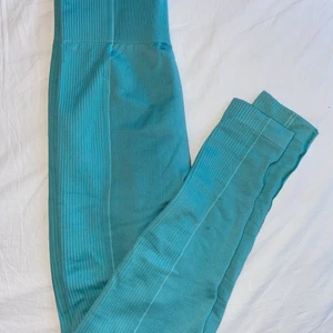 Gymshark ultra seamless tights strl M - Gymshark tights i storlek M i modellen ultra seamless. Använda 3-5 gånger, bra passform och i mycket bra skick. 