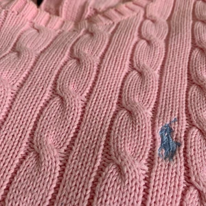 Ralph lauren  - Kabelstickad rosa Ralph lauren tröja, använd vid ett tillfälle. Superfin! Storlek M, passar även en S. 