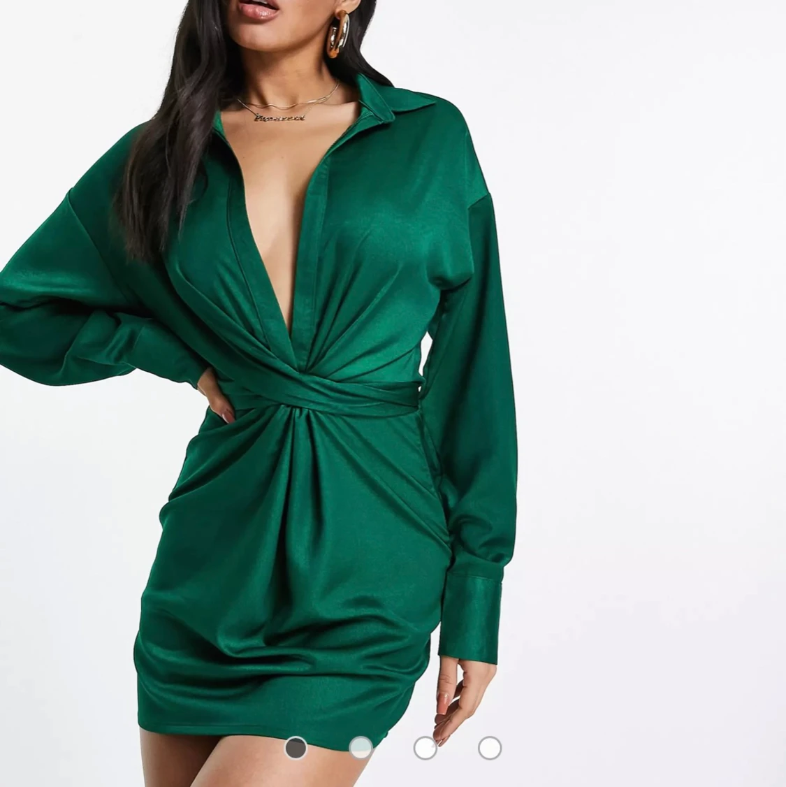 Slutsåld smarögd grön klänning - 90