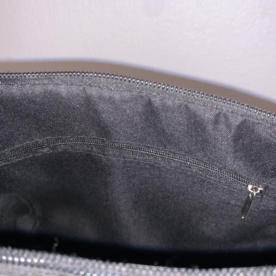 Svart och askgrå väska - 90