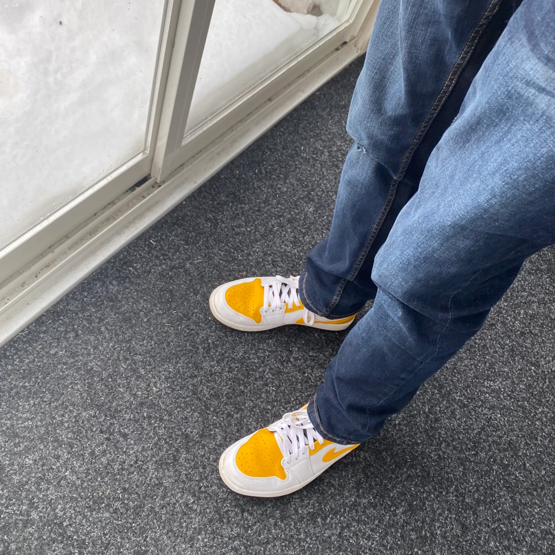 air jordan 1 mid university gold - 90