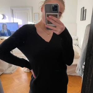 Cashmere tröja - Säljer min fina cashmere tröja från Zara. Endast använd ett fåtal gånger💗
