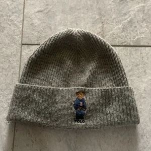 Ralph Lauren - mössa  - Grå Ralph Lauren mössa 