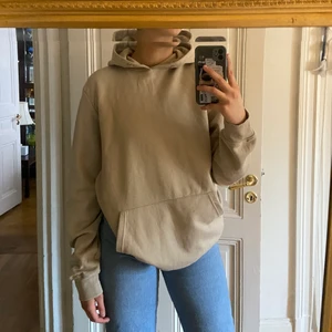 Beige hoodie  - Skön Beige hoodie. Använt 3 gånger :kr