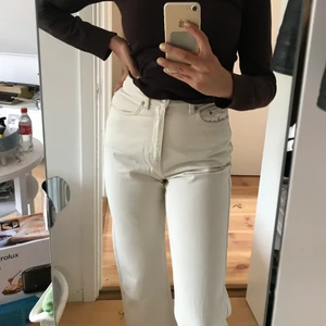 Weekday rowe - Säljer pga för korta för mig! Frakt tillkommer💜