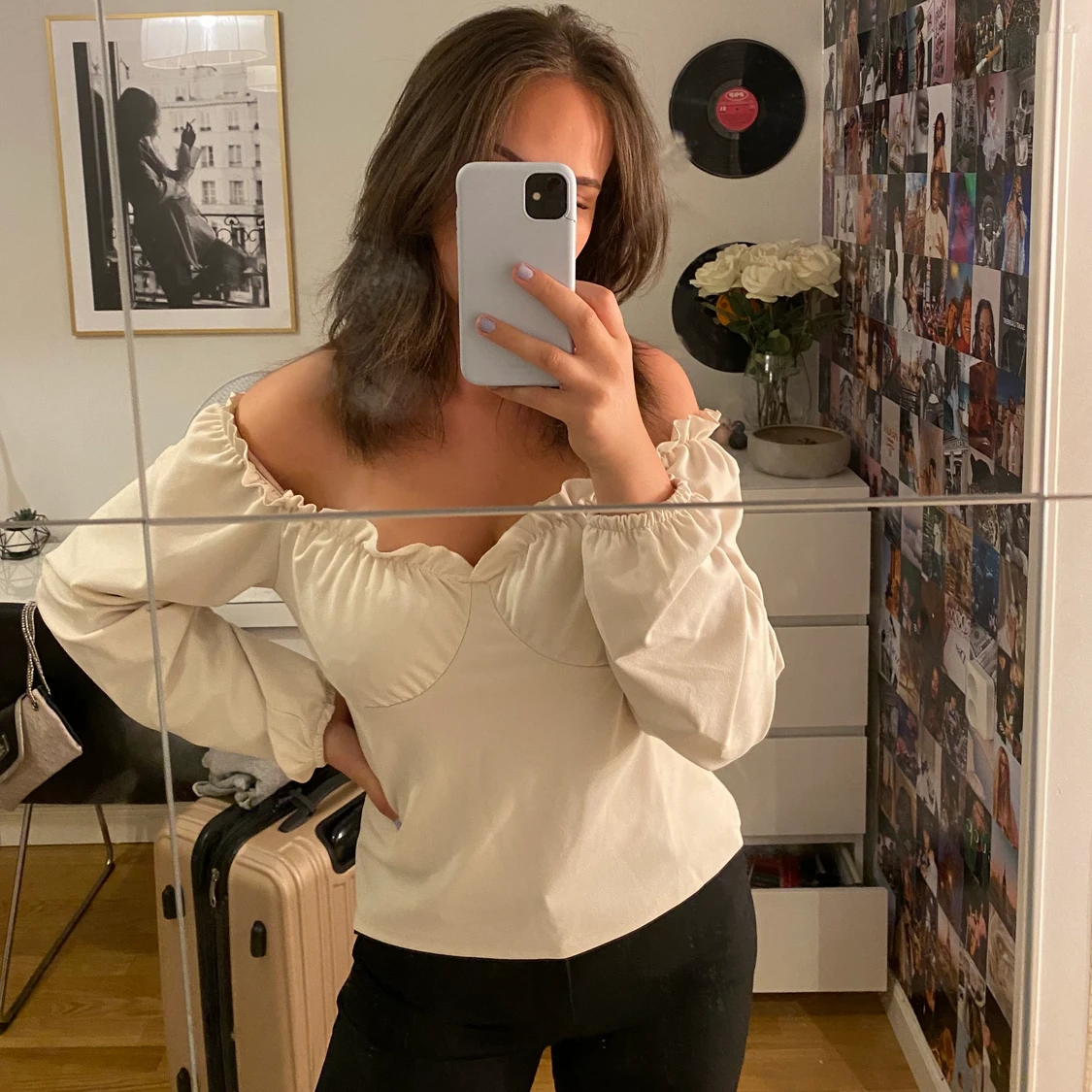 Långärmad topp i ljusbeige