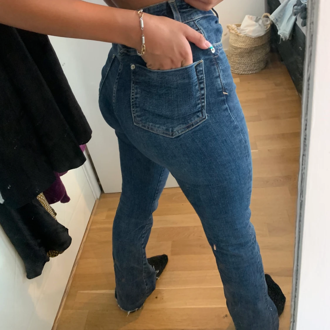 Mörkblåa bootcut jeans - 90