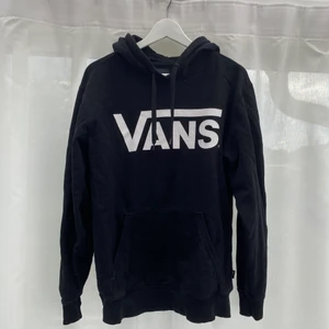 Vans huvtröja - Svart huvtröja från Vans. Knappt använd. Strl S