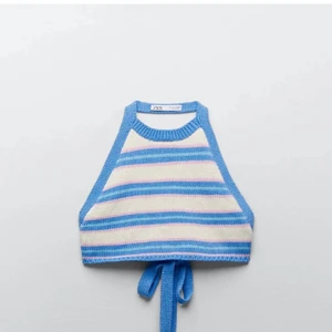 Topp från zara!  - Denna populära toppen från zara. Köpte här på Plick men tyckte ej den passade. Storlek S💓