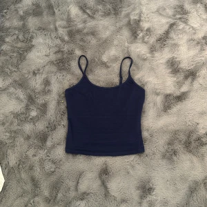 Marinblå Linne - Från Shein, Stl XS. Supersnyggt