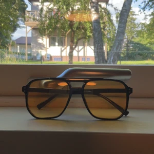 Grisch Solglasögon  - Säljer just nu mina ”Grisch Solglasögon” då jag inte använder dem något mera 💯  Pris: 179 kr men pris kan alltid diskuteras🙌 Hör av dig vid minsta lilla fråga!