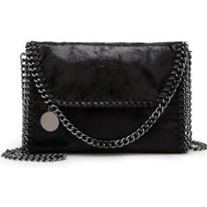 Handväska - Säljer denna jättesnygga Stella mccartey liknande väskan! Knappt använd💗