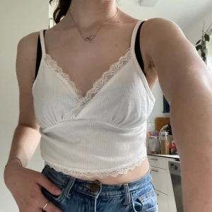 Söt topp - Supersnygg topp från Shein (( OBS! Den är köpt secondhand och jag uppmuntrar ingen att bidra till fast fashion.)