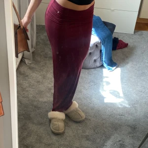 Kjol - Lång kjol som aldrig är använd 💖