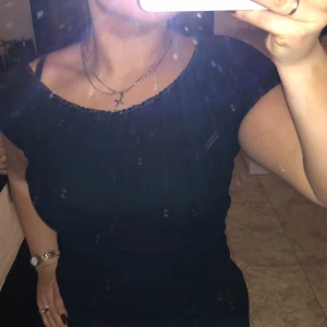 Svart topp med spets  - Aldrig använt den❤️