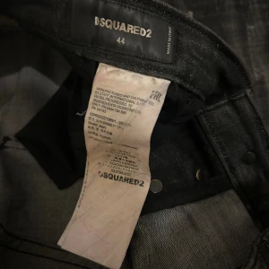 Deasquerd 2 jeans - Hej jag ville sälja mina deasquerd 2 har haft dem i 2 veckor ja köpte dem från Tyskland och jag ville sälja dem för ja råka köpa fel storlek 