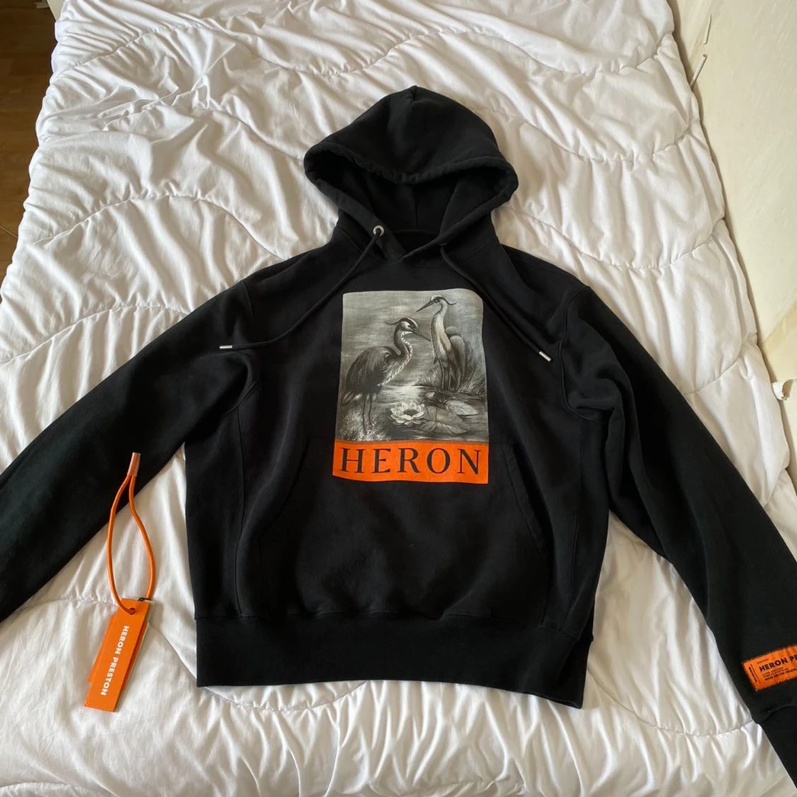 Svart hoodie från Heron Preston