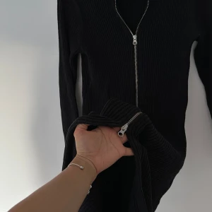 Lång zip klänning - Xs svart, stickad material