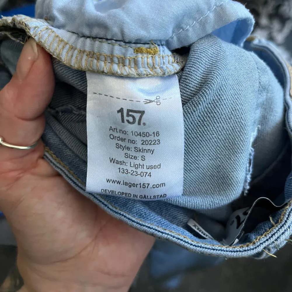 Stretchiga tajta jeans stl S från lager157 i stl S, stretchiga. Använda ett par gånger och tvättade 1ggr. Så i väldigt fint skick!. Jeans & Byxor.