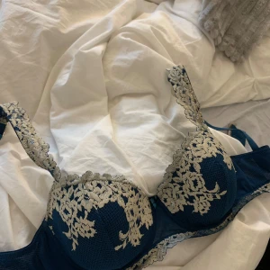 Intimissimi bh - Säljer min fina Intimissimi bh som är sparsamt använd.