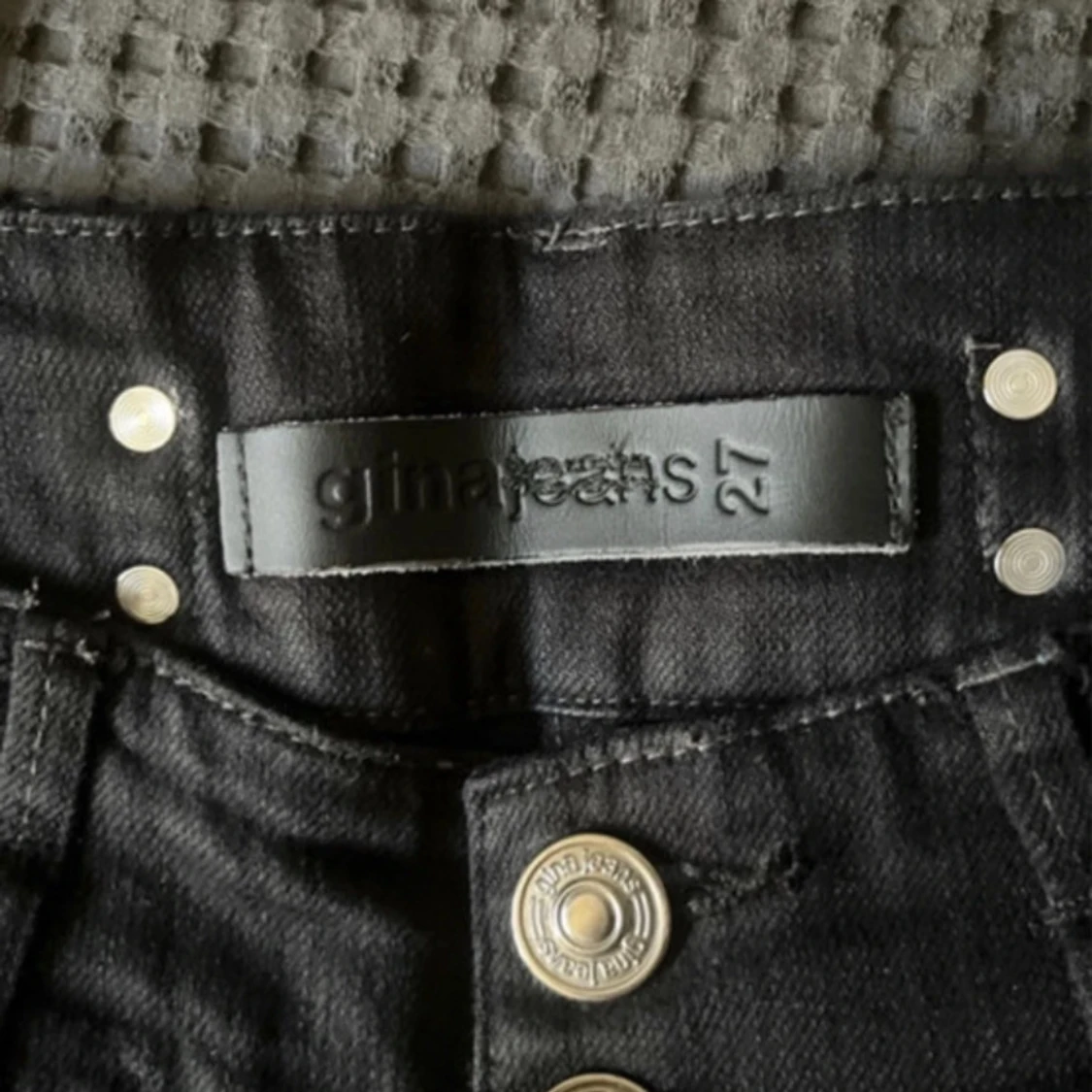 Lågmidjade jeans från Gina  - 90