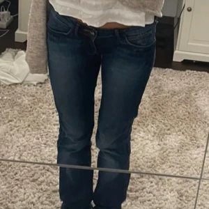 Lågmidjade jeans från Wrangler  - W26-28 L34