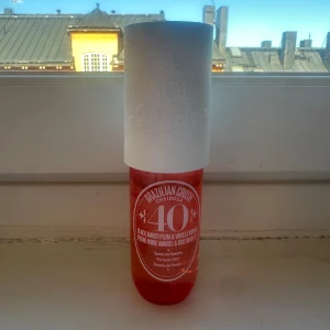 Nästan ny soldejaneiro 40🌺 - Soldejaneiro sent 40🌺 Doftar super, fick i födelsedagspresent men hade redan fått en av kompis. Rek pris 279.