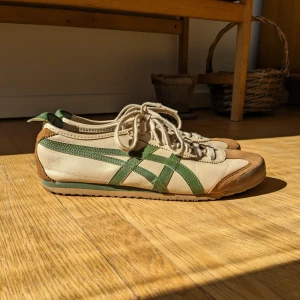 Onitsuka Tiger - Bra skick.