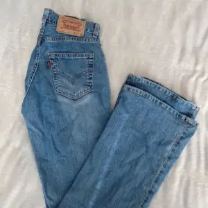 Levis jeans W25 L32