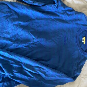 Rotation tröjor  - Två tröjor från rotation. Båda är i en oversized modell och i gott skick. Priset är för båda! En för 50. 