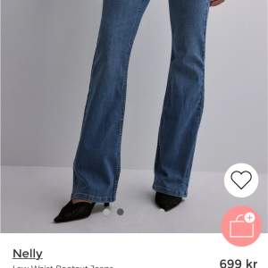 Snygga jeans från Nelly i storlek 42. Nypris 699 säljer för 400kr då dem knappt är använda och i väldigt fint skick. 