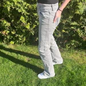 Grå jeans från Gina Young 💕 inga defekter 🎀