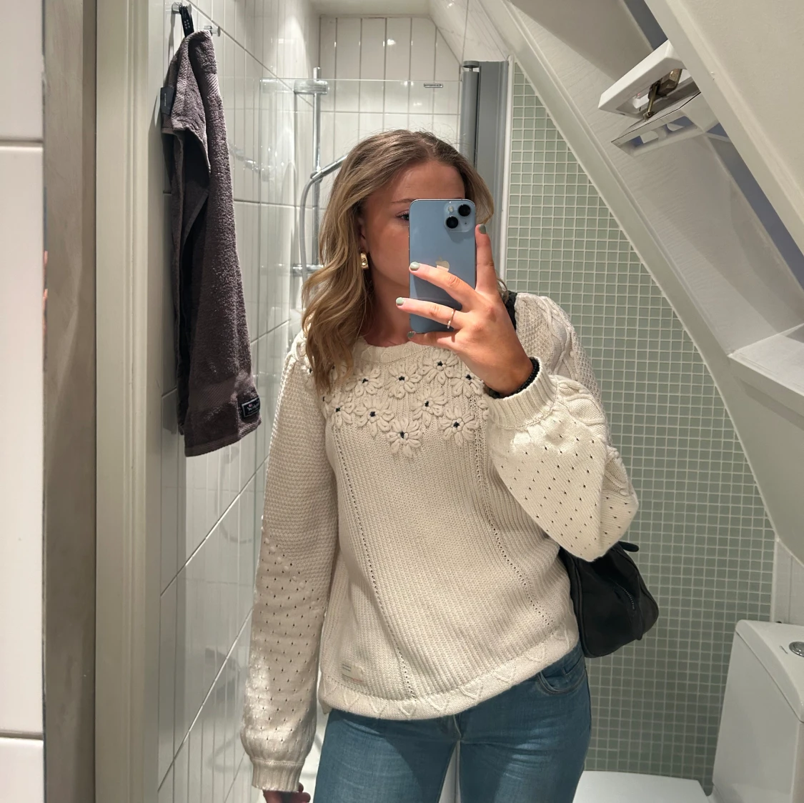 Stickad tröja med blommorđŒ