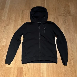 Sail racing zip - Skön zip i storlek 160cm men skulle säga att den är större i storleken 