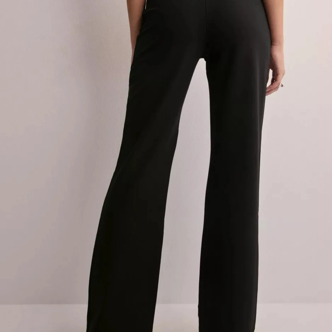 Kostymbyxa Nelly - 90