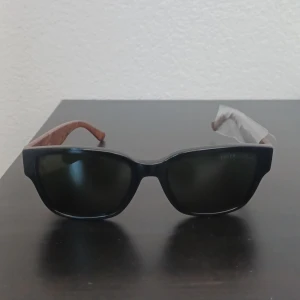 Ralph Lauren solglasögon - Nyskick, aldrig använda. Nypris i butik 1500 kr Fodral ingår ej