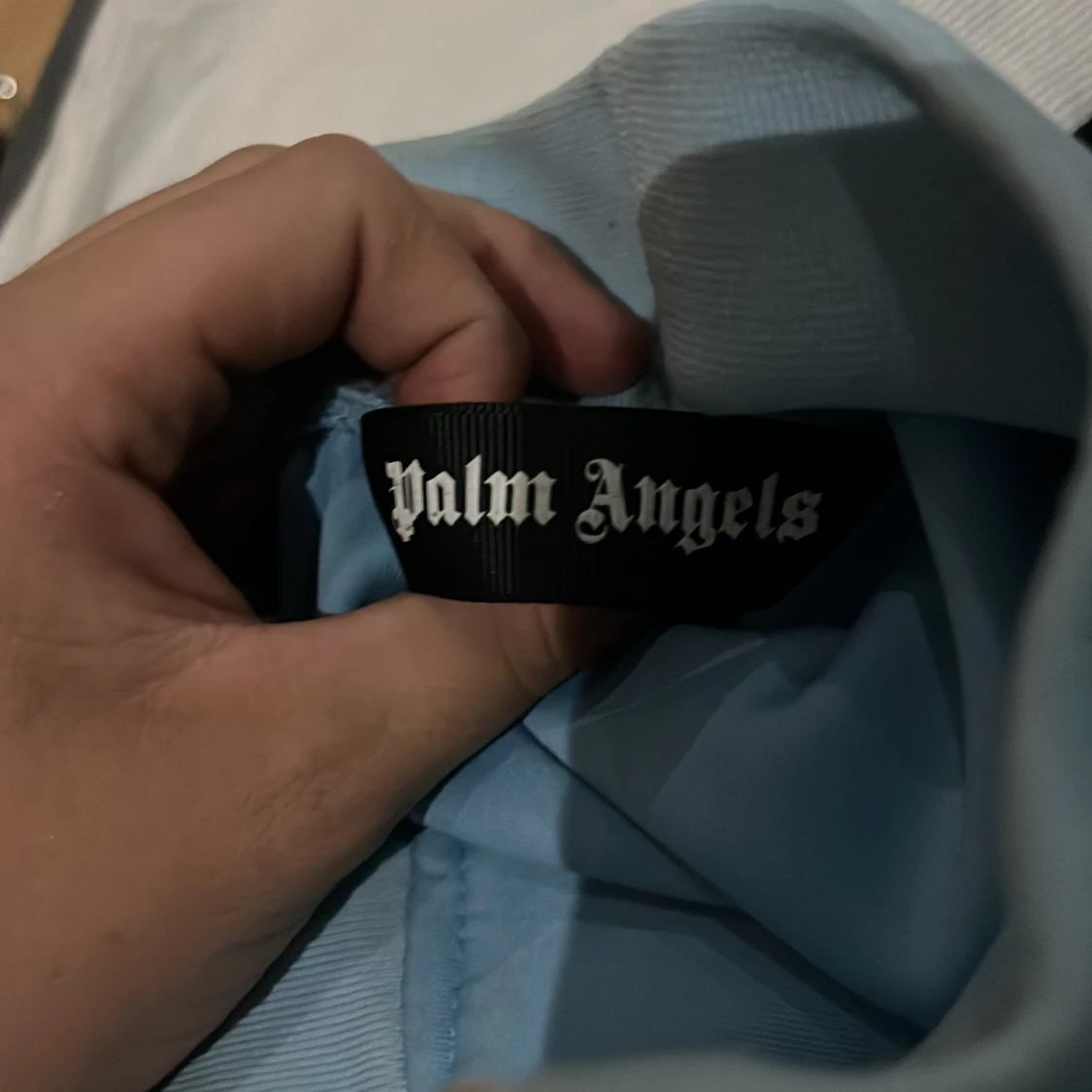 Jag säljer nu min äkta palm angels jag säljer denna för jag ej använder den längre pris kan diskuteras  - 90