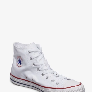 Converses - Hej ett par helt oanvända skor i storlek 38 aldrig använt för passar dom inte har dom i både svart och vit så bara att höra av sig om vilken färg!💗