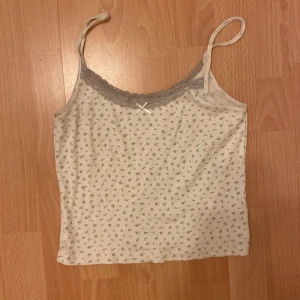 Brandy linne - Använt men i fint skick fortfarande.